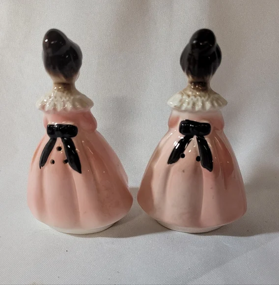 Praying Girl Sakt & Pepper Shakers- Pink and White 1950's (108) - Picture 2 of 3